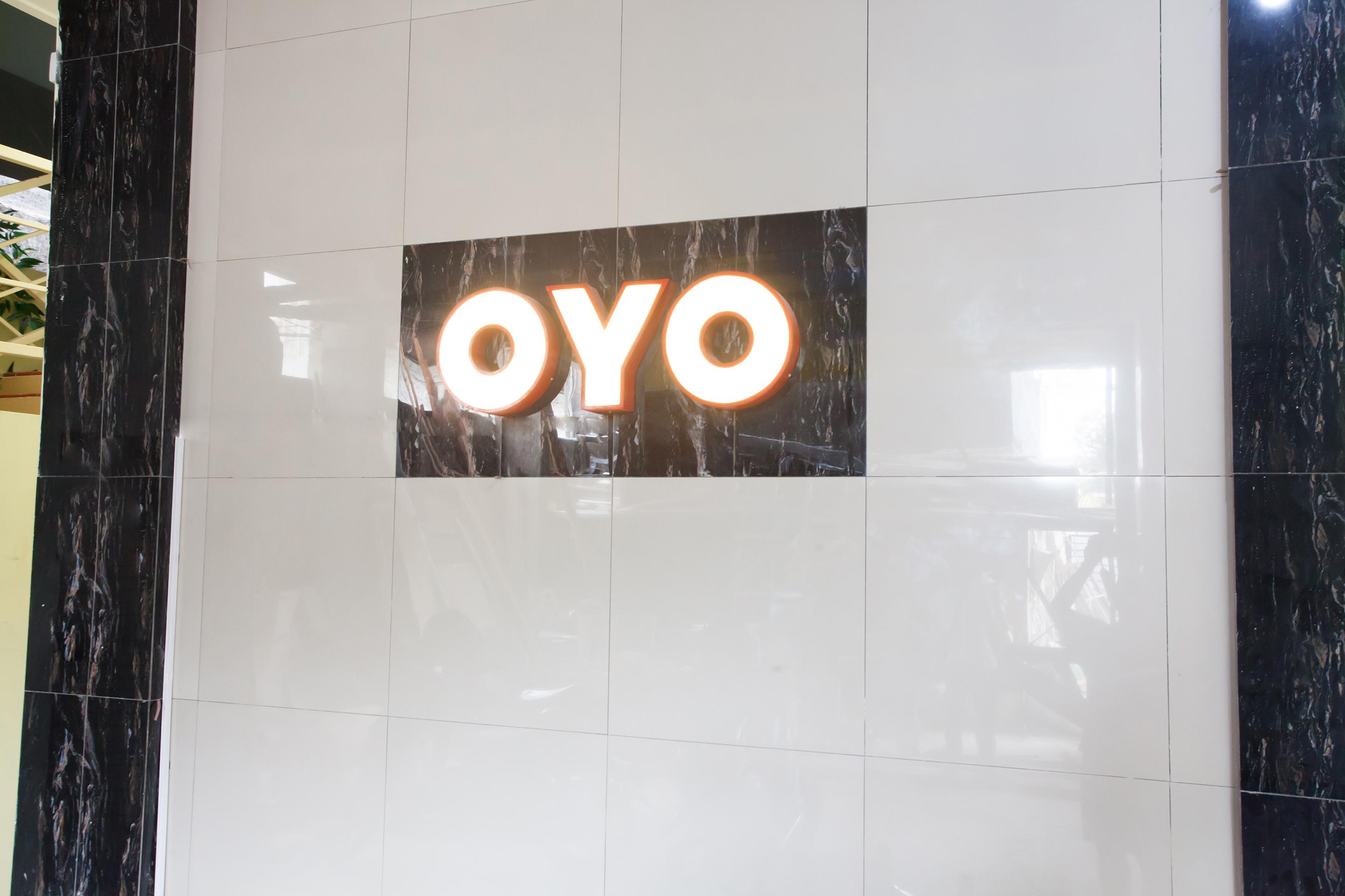Oyo 990 Stadion Residence Syariah Medan Eksteriør billede
