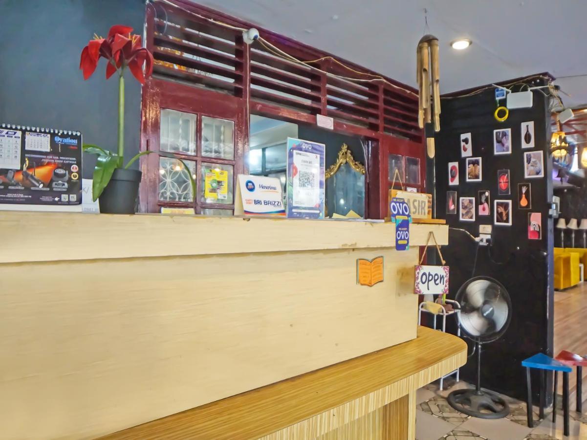 Oyo 990 Stadion Residence Syariah Medan Eksteriør billede
