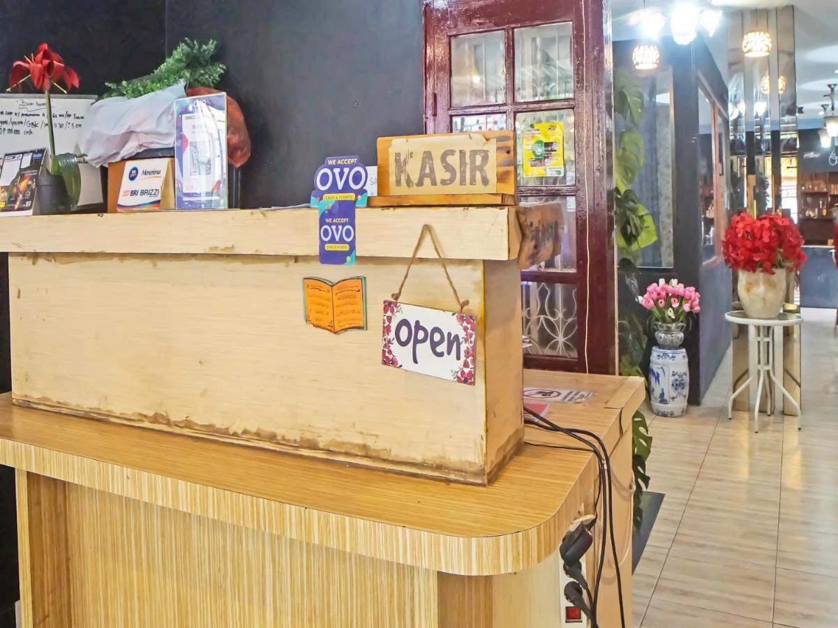 Oyo 990 Stadion Residence Syariah Medan Eksteriør billede